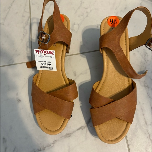 Lucky Brand Clog Sandals- new with tags! - Picture 6 of 6